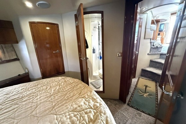 Clear 2 Close 46ft Carver Yacht For Sale