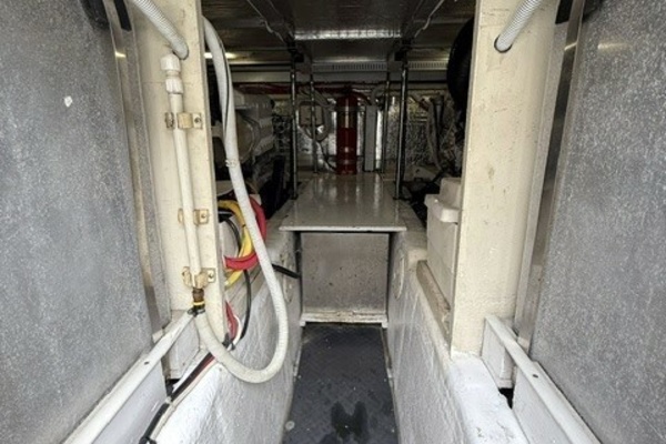Clear 2 Close 46ft Carver Yacht For Sale