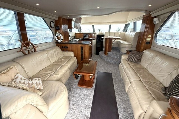 Clear 2 Close 46ft Carver Yacht For Sale