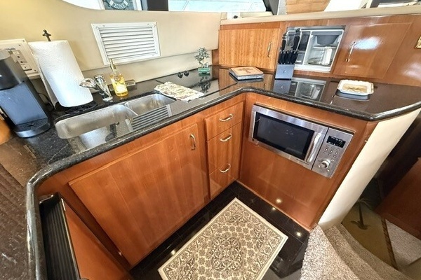 2005 Carver 46
