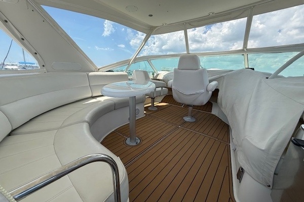 Clear 2 Close 46ft Carver Yacht For Sale