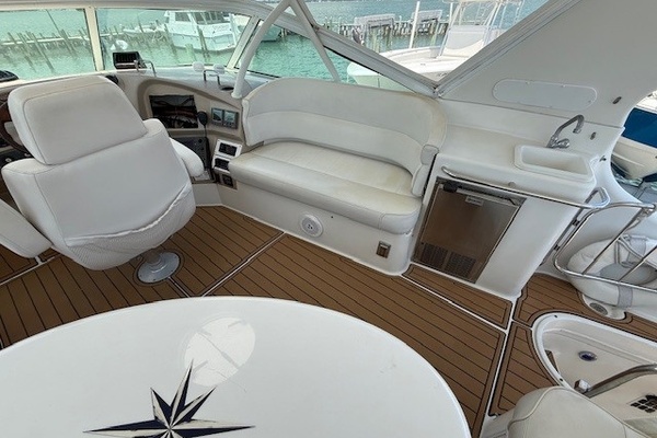 Clear 2 Close 46ft Carver Yacht For Sale