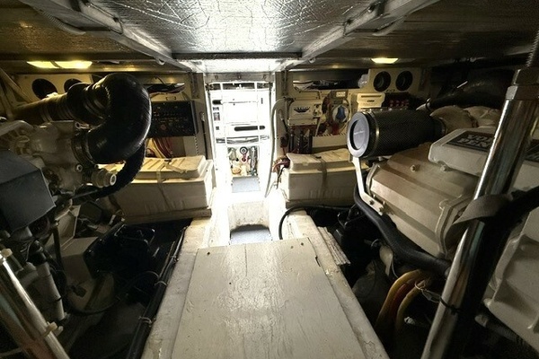 Clear 2 Close 46ft Carver Yacht For Sale