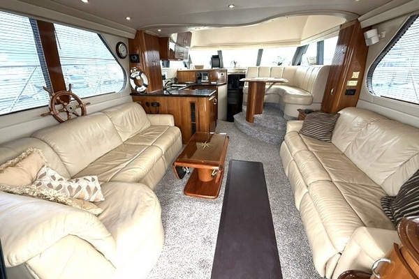 Clear 2 Close 46ft Carver Yacht For Sale