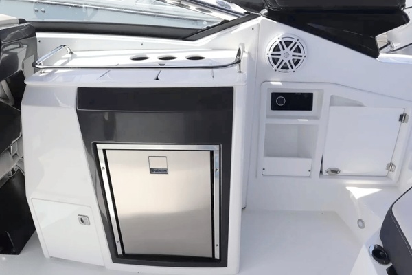 29ft Monterey Yacht For Sale