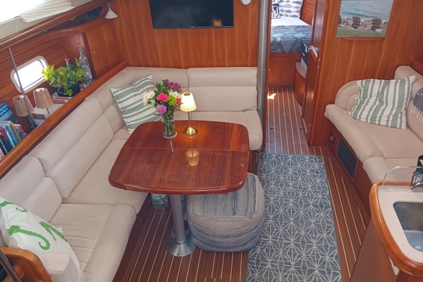 Nancy Marie 45ft Hunter Yacht For Sale