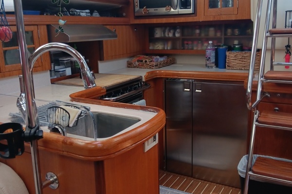 Nancy Marie 45ft Hunter Yacht For Sale