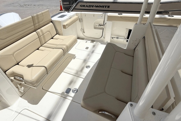 34ft Pursuit Yacht For Sale