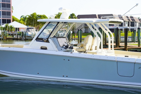 34ft Pursuit Yacht For Sale