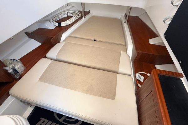 34ft Pursuit Yacht For Sale