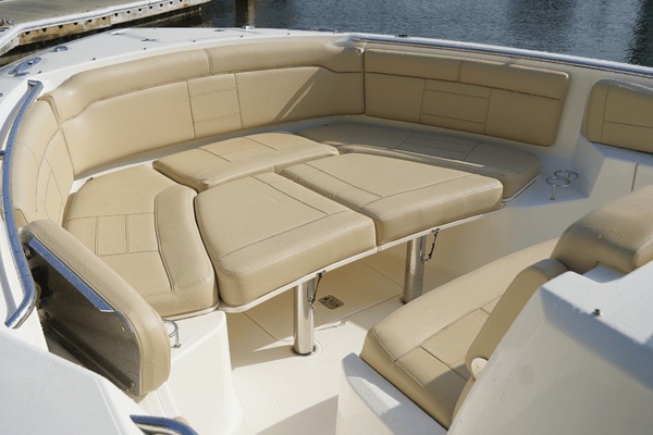 34ft Pursuit Yacht For Sale