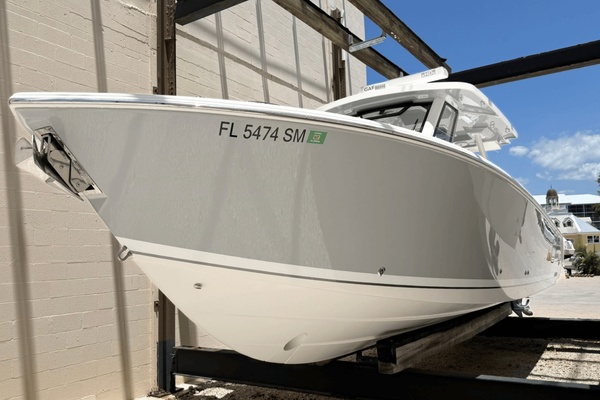 34ft Pursuit Yacht For Sale