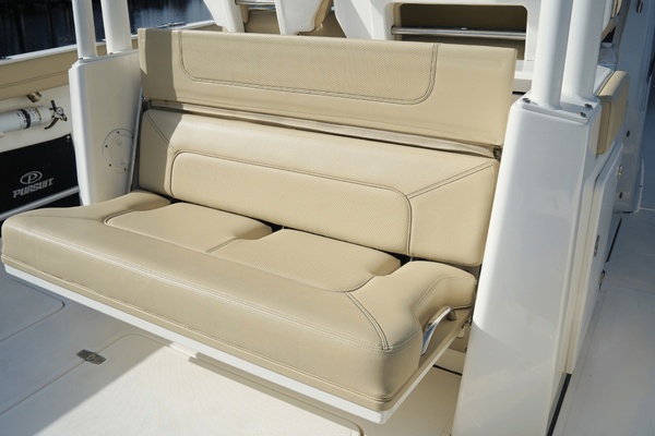 34ft Pursuit Yacht For Sale