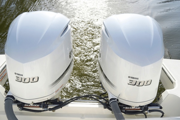 34ft Pursuit Yacht For Sale