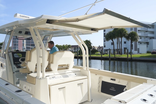 34ft Pursuit Yacht For Sale
