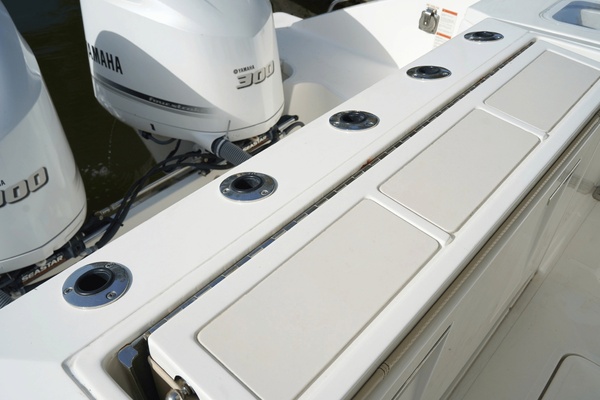 34ft Pursuit Yacht For Sale