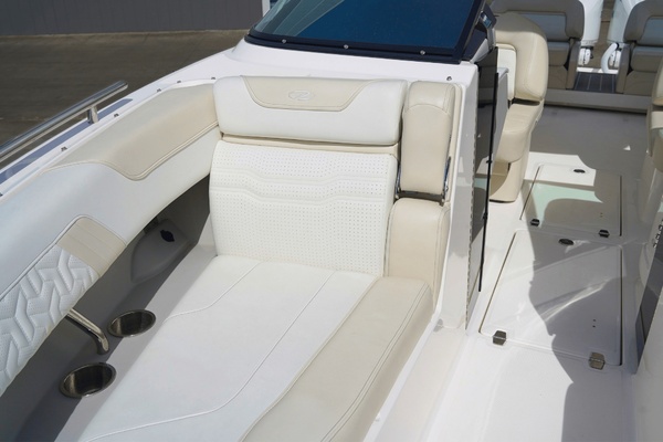 29ft Regal Yacht For Sale