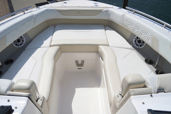 29ft Regal Yacht For Sale