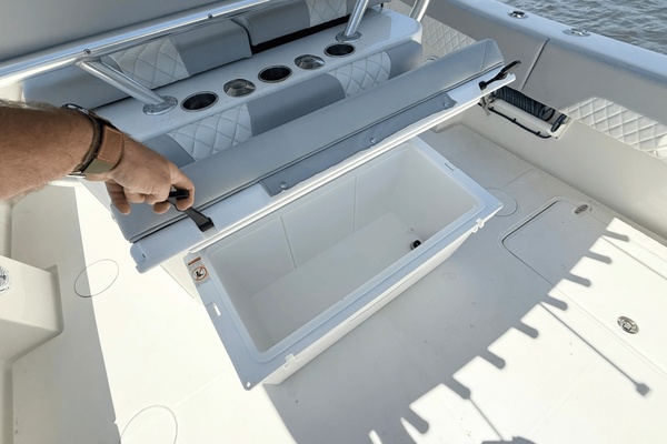33ft Prowler Yacht For Sale