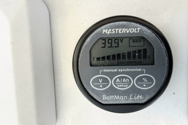 33ft Prowler Yacht For Sale