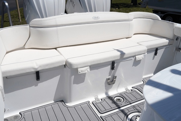 2025 Sea Hunt 29