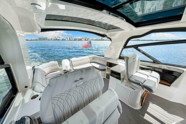 2022 Sea Ray 37