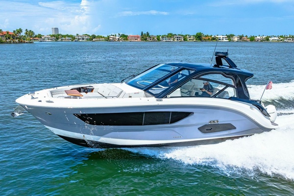 2022 Sea Ray 370 OB 