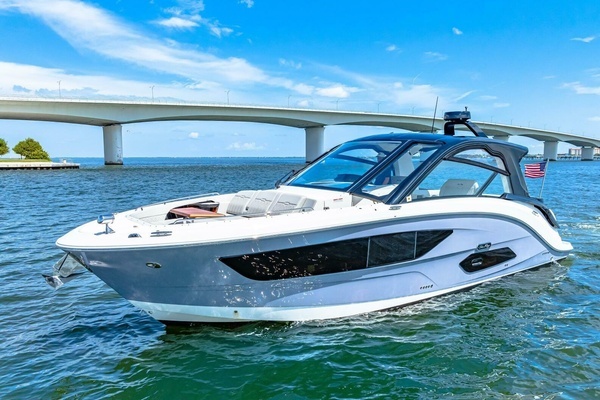 2022 Sea Ray 37