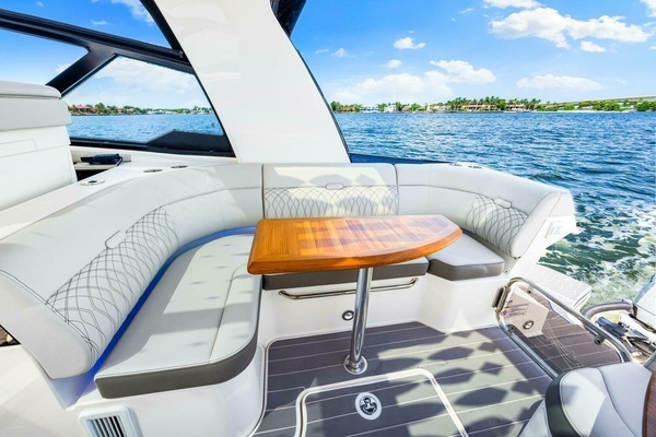 2022 Sea Ray 37