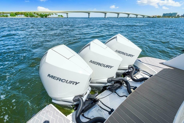 2022 Sea Ray 37