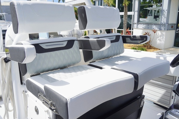 2025 Blackfin 27