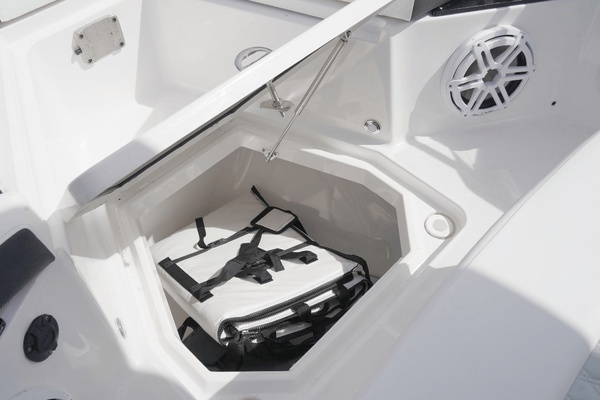 2025 Blackfin 27