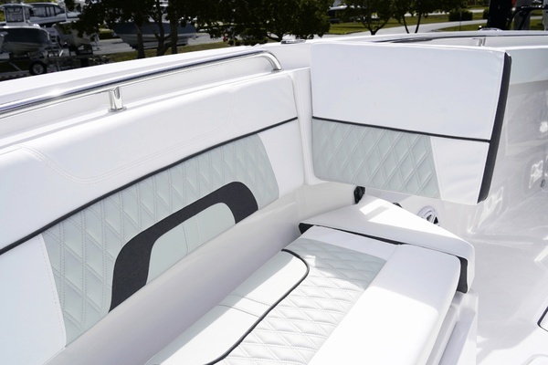 2025 Blackfin 27