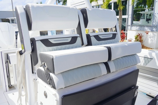 2025 Blackfin 27