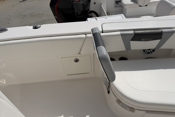 26ft Robalo Yacht For Sale