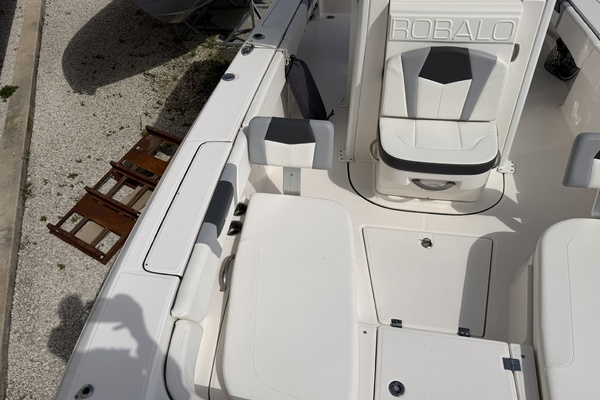 26ft Robalo Yacht For Sale