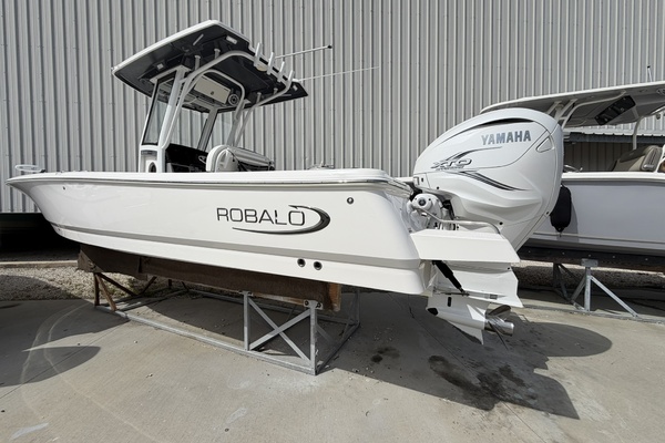26ft Robalo Yacht For Sale