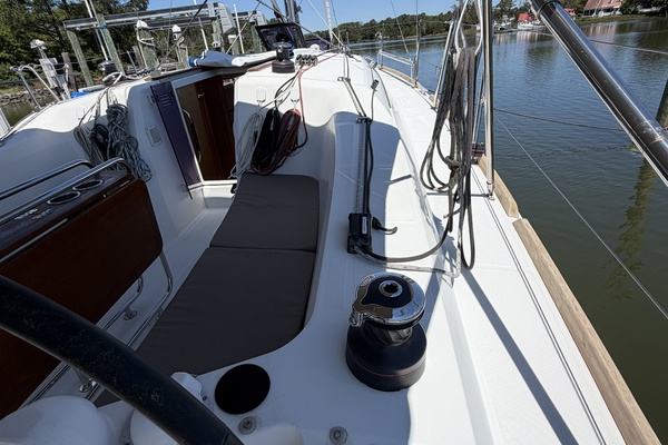 Magic 34ft Jeanneau Yacht For Sale