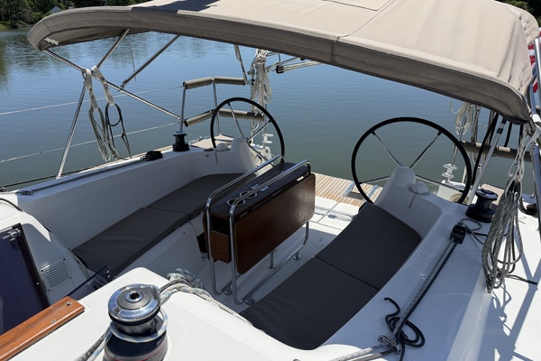 Magic 34ft Jeanneau Yacht For Sale