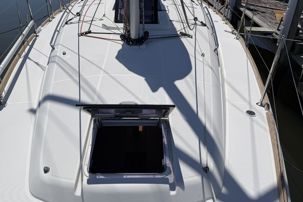 Magic 34ft Jeanneau Yacht For Sale