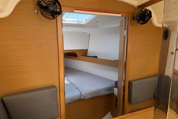 Magic 34ft Jeanneau Yacht For Sale