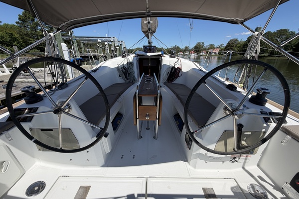 Magic 34ft Jeanneau Yacht For Sale