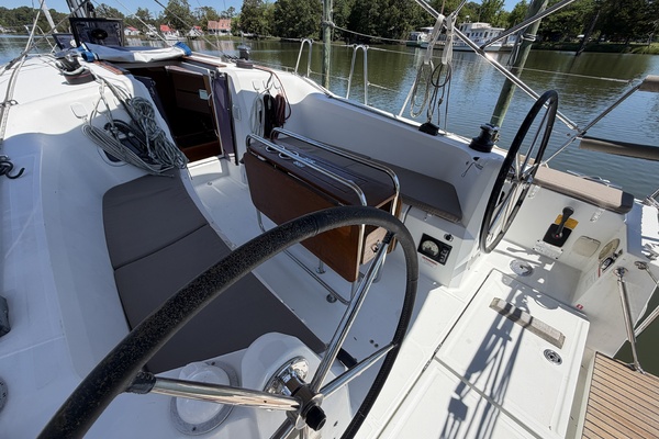 Magic 34ft Jeanneau Yacht For Sale