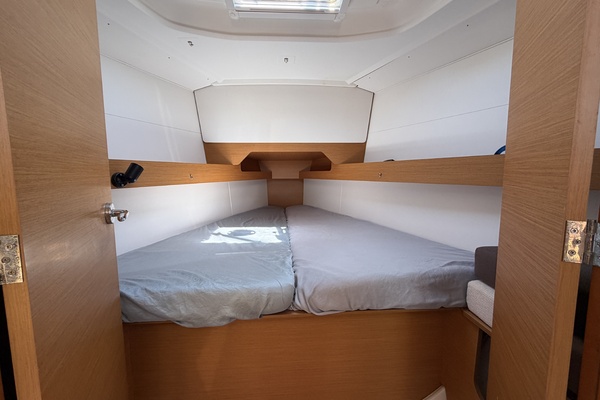 Magic 34ft Jeanneau Yacht For Sale