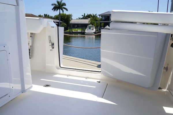 2023 Cobia 32