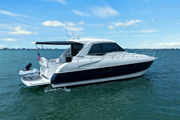2014 Cruisers Yachts 48