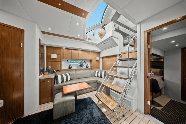 2014 Cruisers Yachts 48