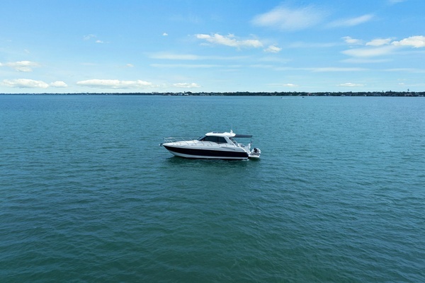 2014 Cruisers Yachts 48