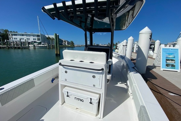 28ft Reef Runner Yacht For Sale