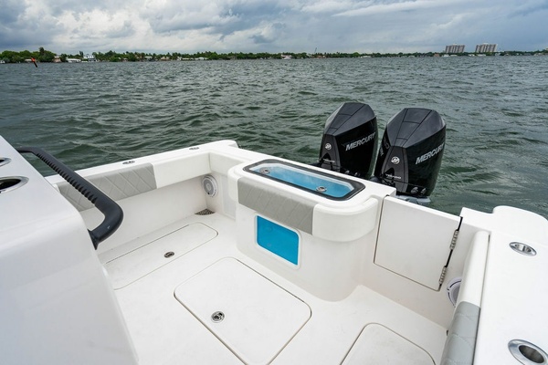 28ft Reef Runner Yacht For Sale